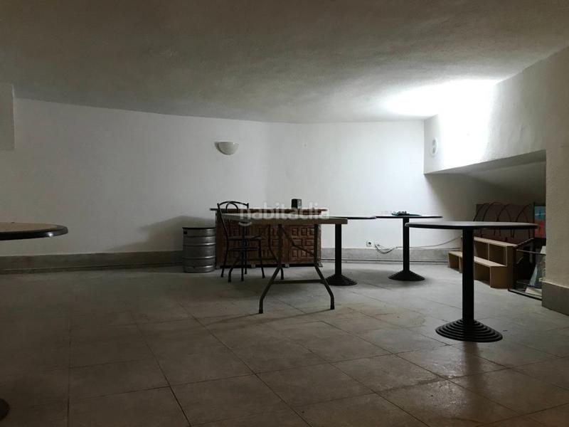 Foto e26254a0-5544-4ae8-985f-87a56ad4b77d. Local comercial se vende local junto plaza Circular en Valladolid