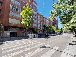 Pis a Plaza de Toros. Amplio piso en zona estaciones de valladolid