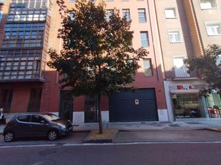 Aparcament cotxe  Calle muro. Plaza de garaje en el centro