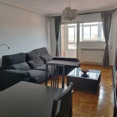 Miete Etagenwohnung  Calle valle del pas. Se alquila vivienda en el barrio belén