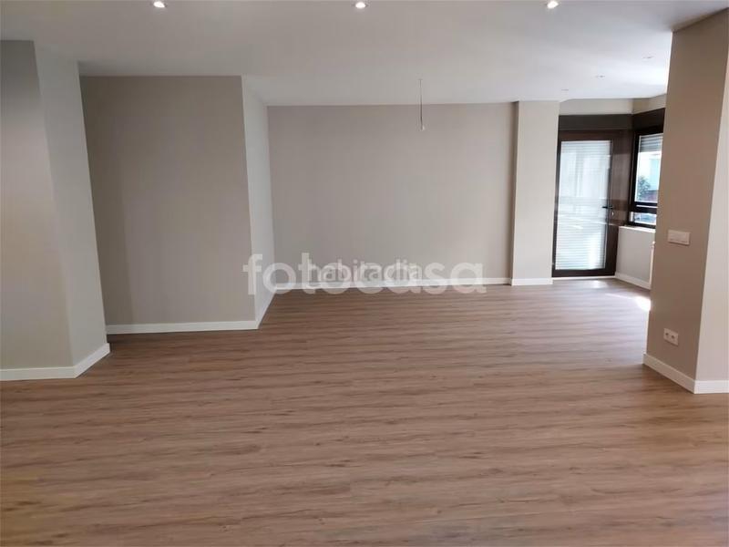 Foto 7275c6fb-6588-428e-ab0c-6de89a4079ff. Piso pleno Centro / completamente reformado en Centro Ourense