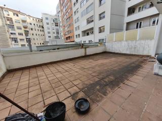 Piso en Centro. Pleno centro ( muy prox. parque san lazaro ) / oportunidad