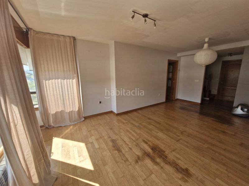 Foto af5203bd-dde1-4bbe-b786-587d0cef9e33. Piccolo appartamento con riscaldamento parcheggio in Ourense