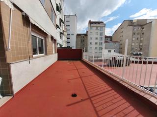 Pis a Centro. Pleno centro ( muy prox. parque san lazaro ) / todos los servici