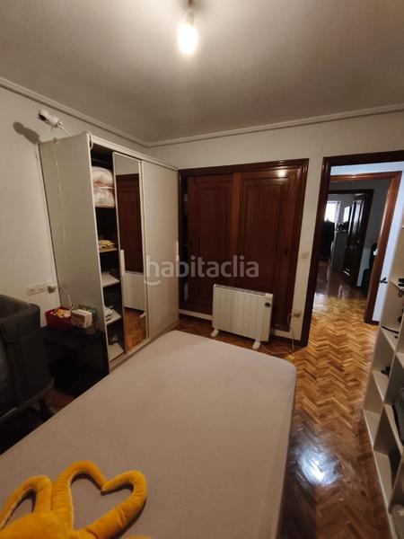 Foto 6b7d052e-903a-4cf0-9a02-f86ee2056d99. Piso Centro ( c/progreso ) / todos los servicios en Ourense