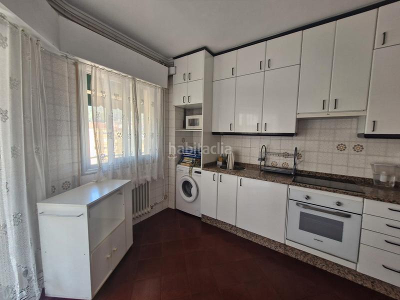 Foto 50b33d53-efbf-4b88-89c2-caf67d175e85. Rent flat with heating parking in Couto Ourense