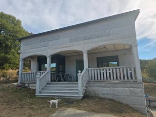 Chalet en Amoeiro. Oportunidad / chalet zona a bergueria ( amoeiro )