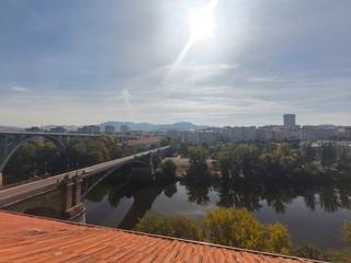 Appartement à A Ponte. Puente ( muy prox. centro  ourense ) / todos los servicios