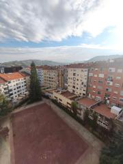 Etagenwohnung in Universidad. Lagunas ( muy prox. centro ) / todos los servicios