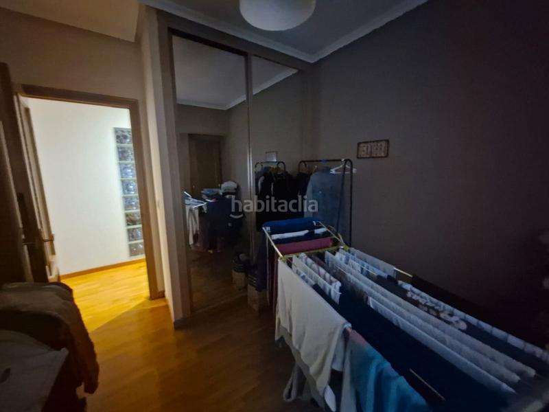 Foto b6c7bcdb-4643-45b9-92b2-4590fcb559c8. Piso valenza / todos los servicios en Barbadás