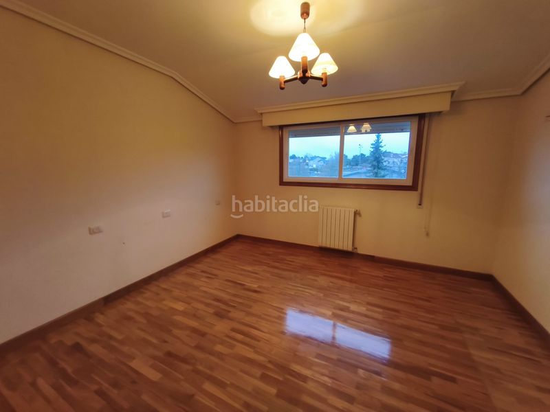 Foto b877a043-eec5-4457-8a2d-c7367a475b00. Chalet  zona piñor en Barbadás