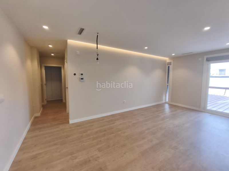 Foto 5b9ada9b-4098-4133-a481-585bcea75bc7. Apartament amb calefacció aparcament a Centro Ourense