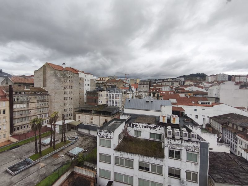 Foto fd6ab3a7-c65c-4bec-81bd-70c2be91e5df. Pis amb calefacció aparcament a Casco Viejo Ourense