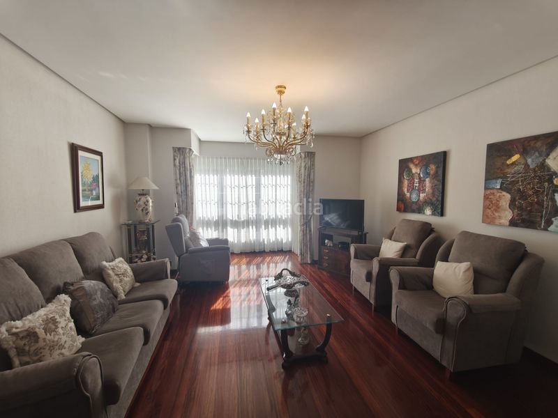 Foto 2ccaa8b6-0c5c-4259-bc3f-366426305e6f. Pis amb calefacció aparcament a Centro Ourense