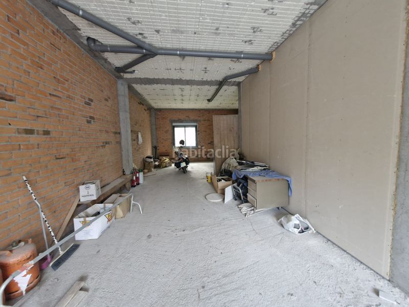 Foto c99a9b97-73e6-4d70-bf41-78d31bc7d791. Local comercial a Barbadás