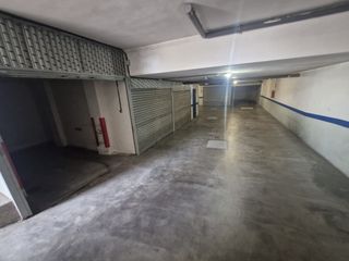 Location Parking voiture à Couto. Zona couto / pza. de garaje cerrada