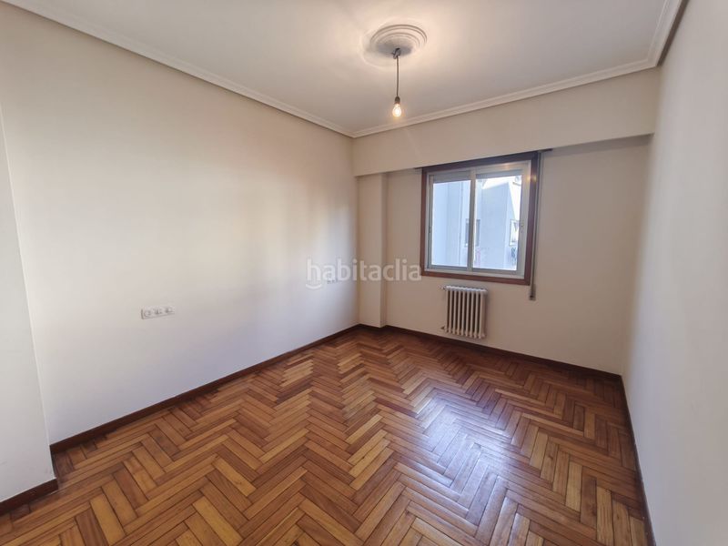 Foto cbe170d9-d961-4609-9c3d-527f260d0a95. Pis amb calefacció aparcament a Centro Ourense