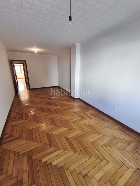 Foto f354058a-35b6-4802-9264-7794a57650eb. Pis amb calefacció aparcament a Centro Ourense
