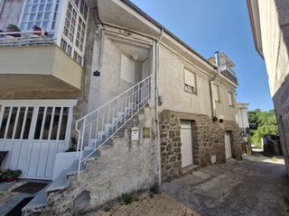 Location Maison à San Rosendo. Crtra. de vigo ( al pasar la zona del piso ) / amueblado