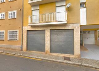 Local commercial à Carrer de la lluna 70. Local comercial con posibilidad de vivienda