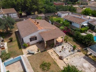 Masia  De son sant martí. Finca rústica con vivienda con piscina  en muro