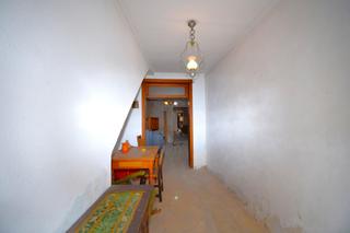 Casa  Calle pare alzina 40. Casa de pueblo con garaje en muro