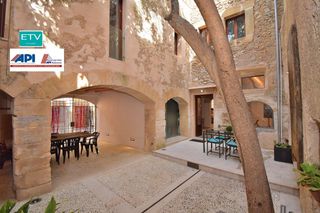 Xalet a Art� Poble. Casa adosada con licencia vacacional en art�