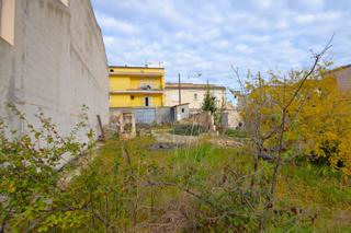 Terreny residencial  Calle de roma. Solar en muro