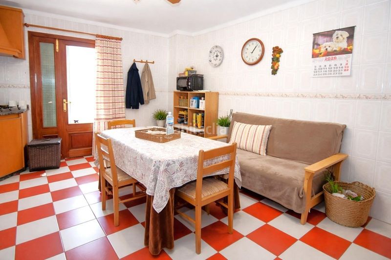 Foto 2aca2fea-42a4-4552-b33f-b2d90b8f7cb9. Casa amb aparcament a Muro