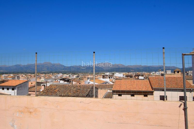 Foto f0139aa9-8db2-47b7-8924-b7c38eb71f1c. Casa amb aparcament a Muro
