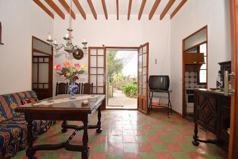 Foto 2beae622-6604-4218-ba2c-d4231321caa5. Casa amb aparcament a Llubí