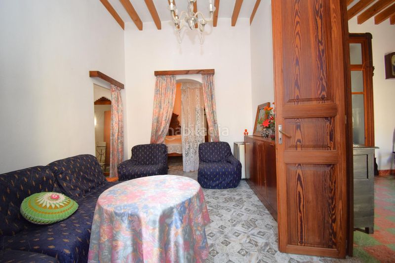 Foto bd68fa73-7813-48bd-b489-f5c641f5e9fc. Casa amb aparcament a Llubí