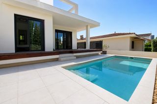 Casa in Port d´Alcúdia-Platja dÁlcúdia. Chalet con piscina en puerto  de alcudia