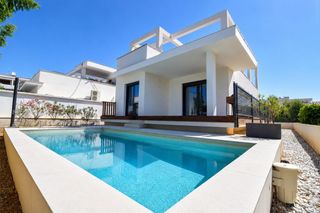 House in Port d´Alcúdia-Platja dÁlcúdia. Chalet con piscina en puerto  de alcudia