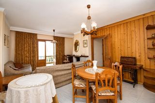 Chalet in Petra. Casa de pueblo  con garaje en petra