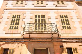 Edifici  Calle r.joan carles i. Emblemático edificio  para reformar con muchas posibilidades en