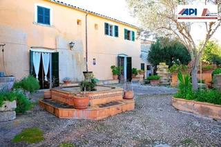 Masia a Muro. Inmensa casa seorial con inmejorables vistas a la baha de alcu