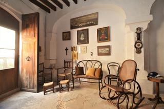 Casa  Calle sant joan. Casa emblemtica a la venta en muro, ubicada en sa riba.