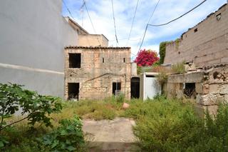 Masia  Calle r.joan carles i. Casa de pueblo con garaje en venta.