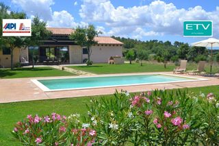 Masia a Calle diseminados var 619. Finca r�stica con chalet  con licencia vacacional en muro