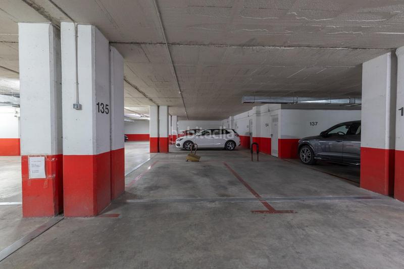 Foto c5262bc1-1369-4ce2-8e7d-3d98a37ace0b. Parking coche en San Antón Armilla