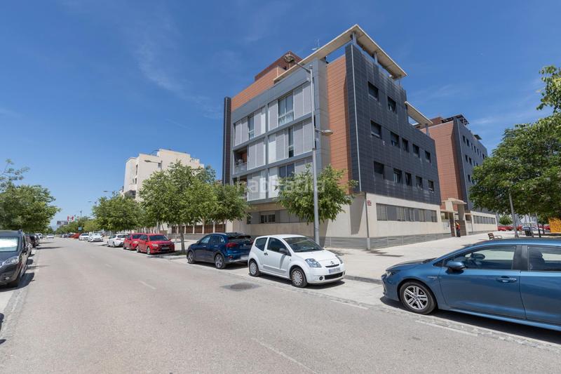 Foto ef7bb0a6-6162-4e17-b6e7-56be088e12b9. Parking coche en San Antón Armilla
