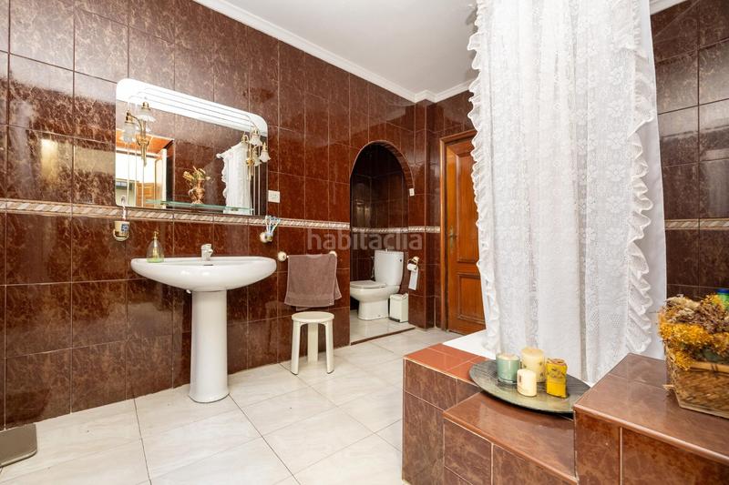Foto ec6254eb-0807-4ae0-8207-d2ec37f57bb5. Chalet con parcheggio in Ayuntamiento Alhendín