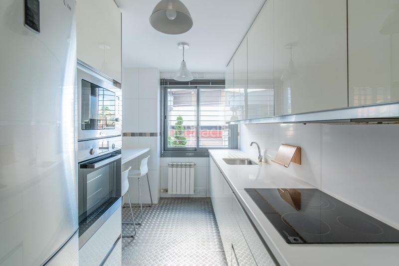 Foto 1bc8f955-a674-4ea4-a5d7-be9e401e3cfb. Appartamento con riscaldamento parcheggio piscina in Granada