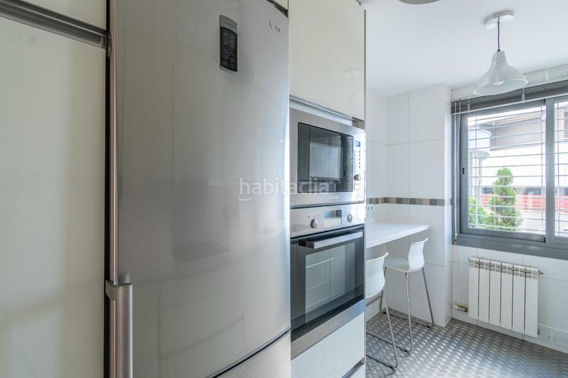 Foto f9bbb0db-0727-4914-bfe4-3509c42aaeb2. Appartement avec chauffage parking piscine dans Cerrillo de Maracena - Periodistas Granada