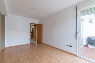 Zweistöckige Wohnung  Real