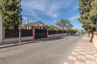 Xalet  Calle gardenias (vent). Bonita casa de una planta, con un gran terreno en venta