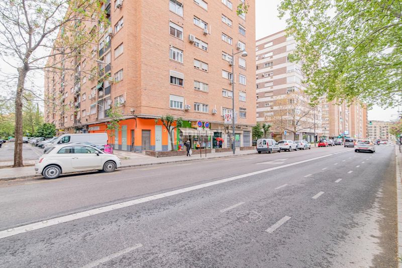 Foto 5a17e14a-9083-4637-88bf-f89e7110abef. Pis a Cervantes Granada
