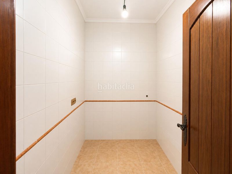 Foto 462a6f85-441a-4f93-8636-658ed1b8c968. Casa amb aparcament a Padul