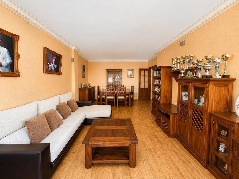 Foto afd22ba3-d578-4fc9-a46c-c4e4edb2e927. Casa amb aparcament a Padul